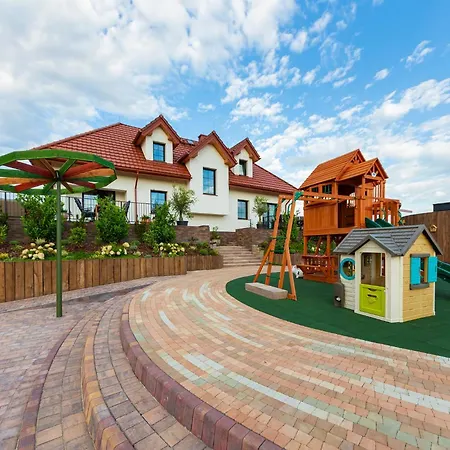 Lisie Sprawki Villa Beblo