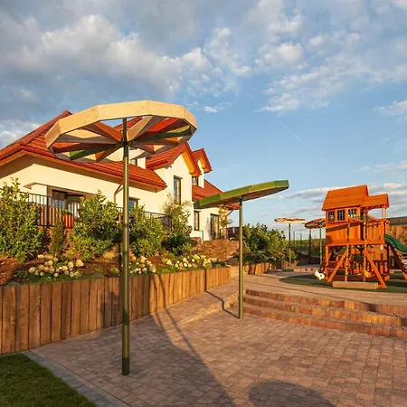 Lisie Sprawki Villa *