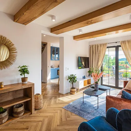 Lisie Sprawki Villa